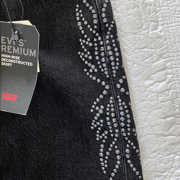 Levi’s High Rise Deconstructed Button Fly Skirt - Picture 7 of 7